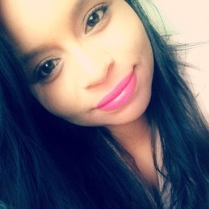 Meet your Posher, Ana